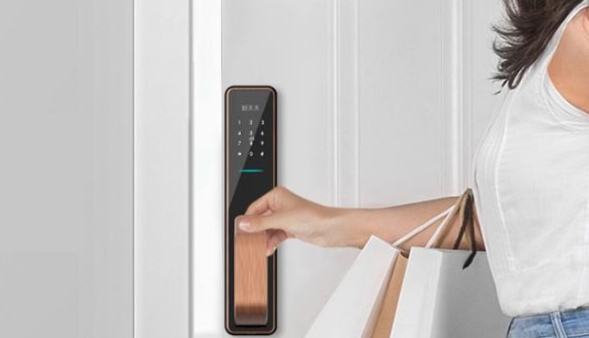智能門鎖哪個(gè)好？從（安全性、續(xù)航能力、開鎖方式）上介紹